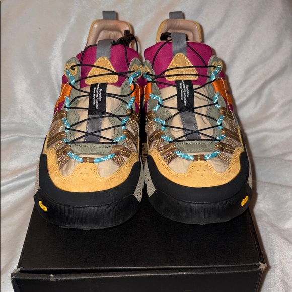 NWT Flower Mountain Iwano 2 Waterproof Hiking Shoe on Black-Dark Grey - Picture 7 of 15